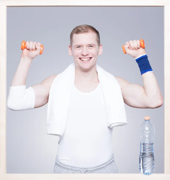 Hombre durante ejercicios físicos —  Fotos de Stock