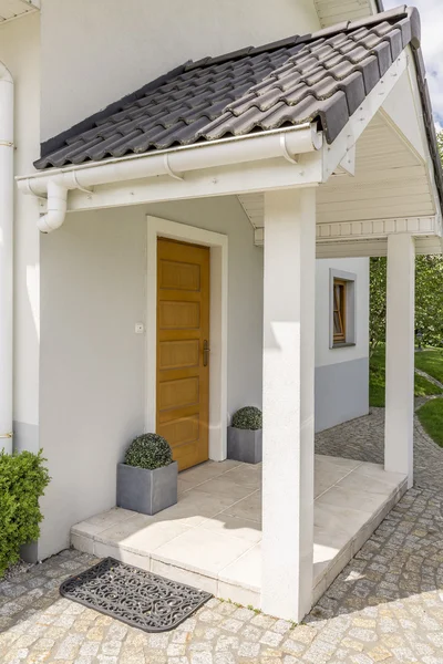 Bright house entry — Stock Photo, Image