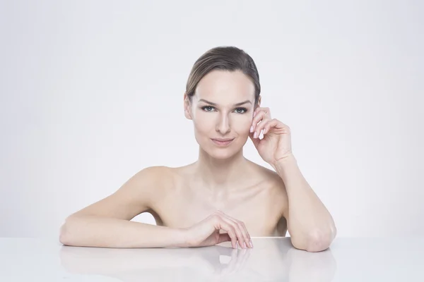 Frau mit faszinierendem Blick — Stockfoto