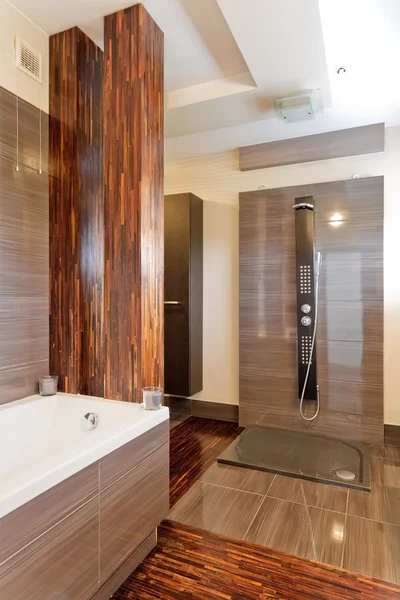 Luxurious wooden bathroom — Stock Photo, Image