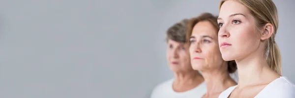 Tochter, Mutter und Großmutter — Stockfoto