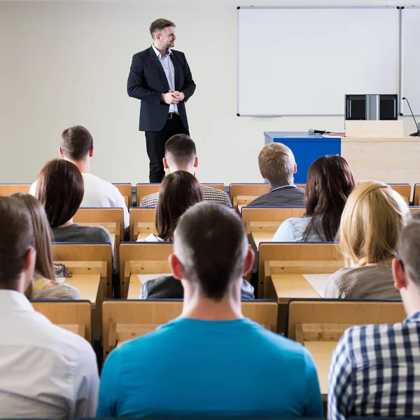 Ungdomar under konferensen — Stockfoto