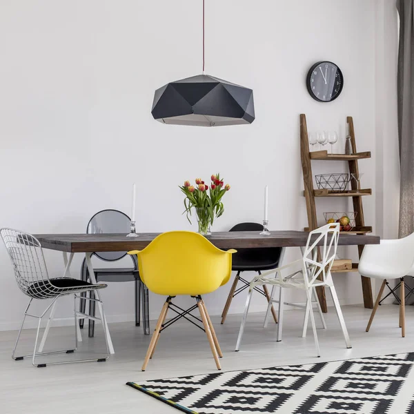 Studio decorated with yellow accessories — Stock Photo, Image