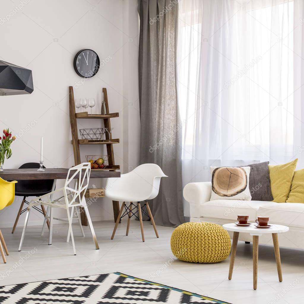  Bright studio with yellow accessories