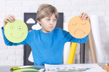 Seçim üzgün ve sevinç arasında