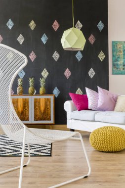 Modern lamba ve beyaz ve siyah halı