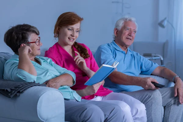 CARER läsebok — Stockfoto