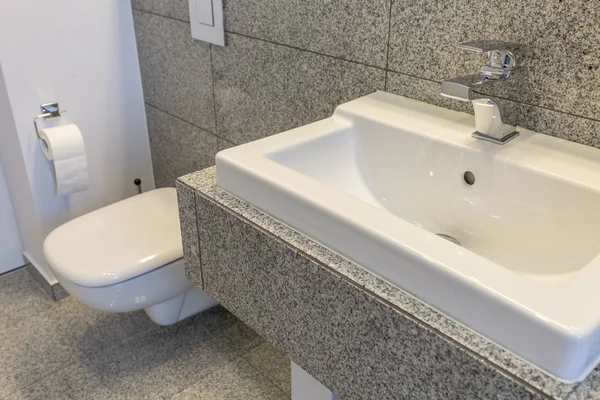 Toilette in ungewöhnlichem Stil — Stockfoto