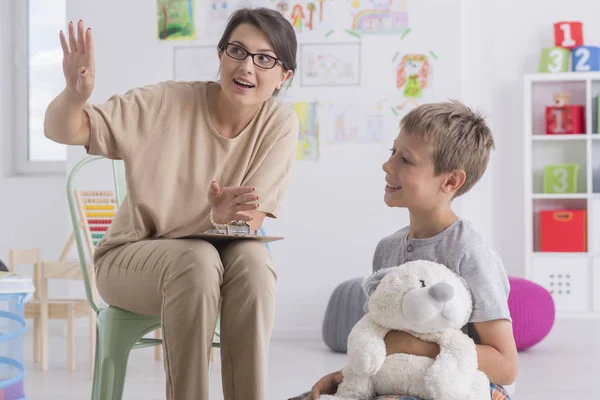 Boy during visit at a psychotherapist — Stock Photo, Image