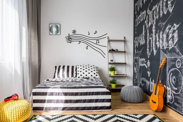 Slaapkamer die iedere muziekliefhebber moet — Stockfoto