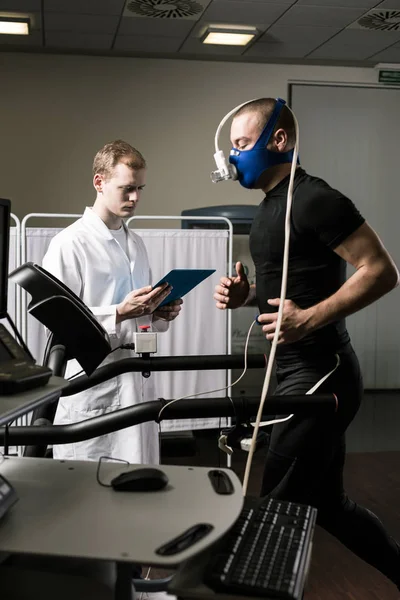 Doktor ofisinde Runner