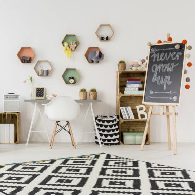 Parlak çalışma odası beyaz Masası 