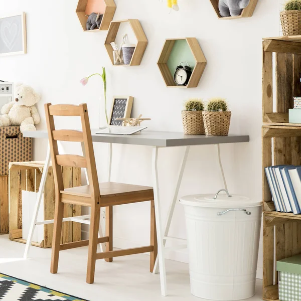 Sala de estudio con muebles de madera — Foto de Stock