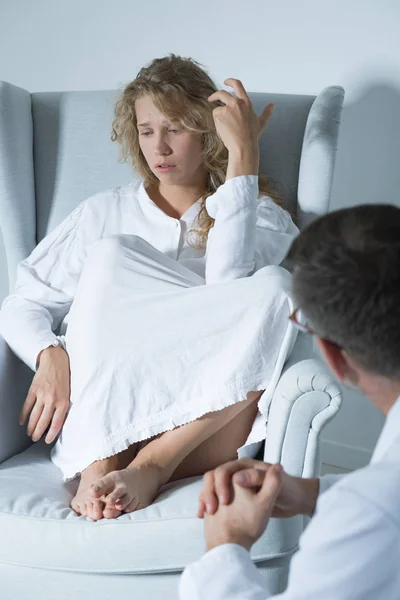 Woman with a psychiatrist — Stock Photo, Image