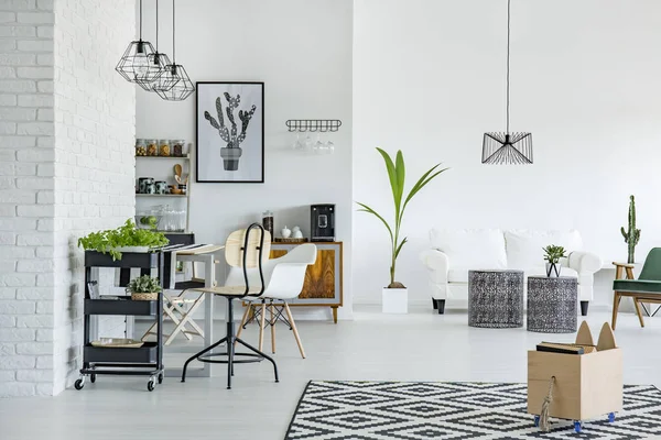 White apartment with pattern carpet — Stock Photo, Image