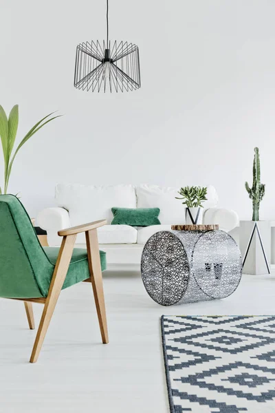 Interieur met groene stoel — Stockfoto