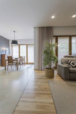 Öğleden sonra güneş'ten gölgeli huzurlu iç