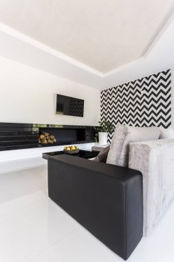 Geniş ve karlı-beyaz oturma odası