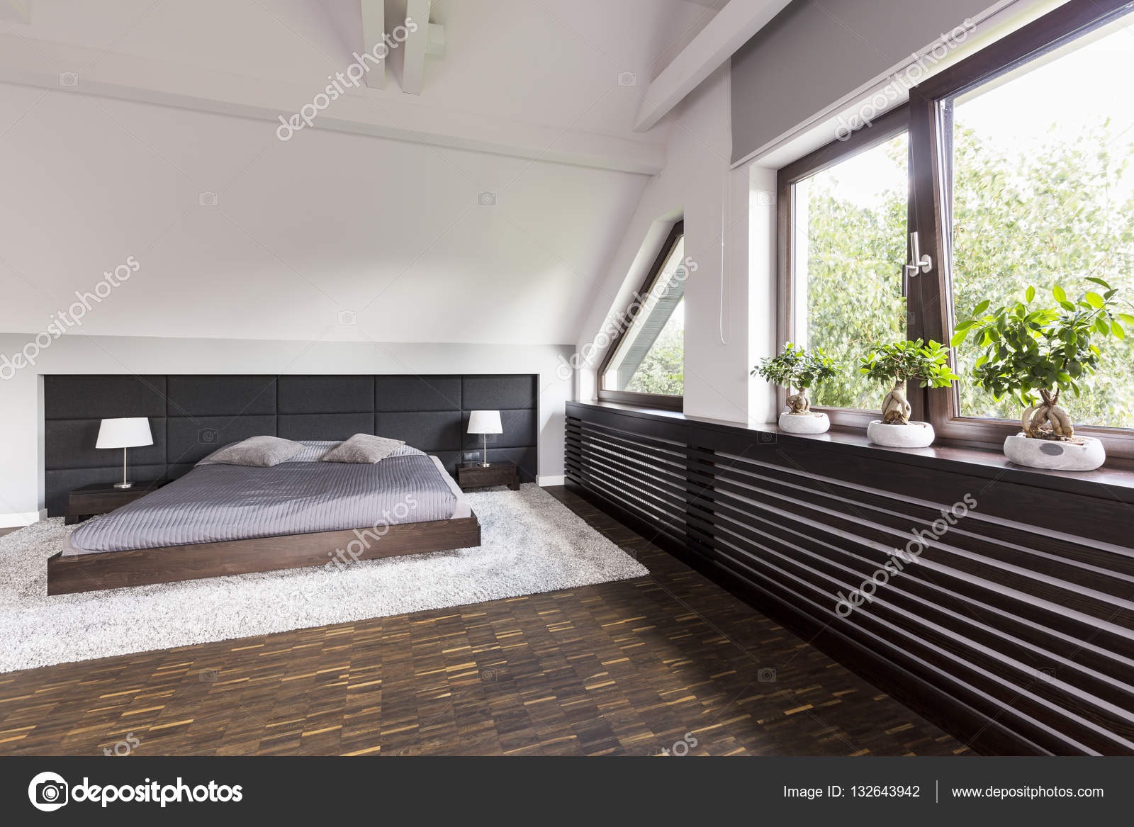Elegante Schlafzimmer mit Doppelbett — Stockfoto © photographee.eu ... Elegante Schlafzimmer mit Doppelbett — Stockfoto © photographee.eu ...
