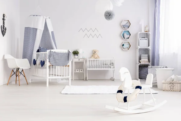 Fényes és barátságos szoba, gyermek — Stock Fotó