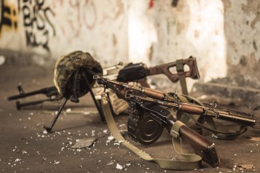 Askeri otomatik silah