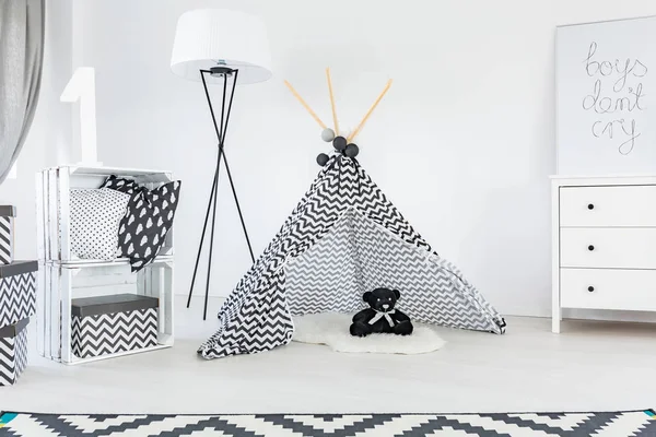 Siyah ve beyaz çocuk odası