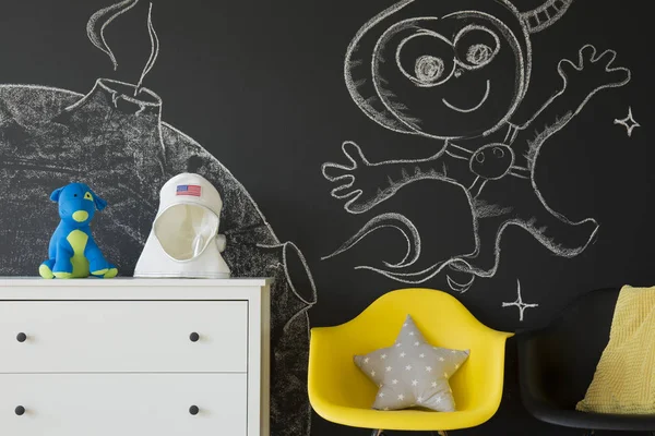 Pared de pizarra con dibujos creativos — Foto de Stock