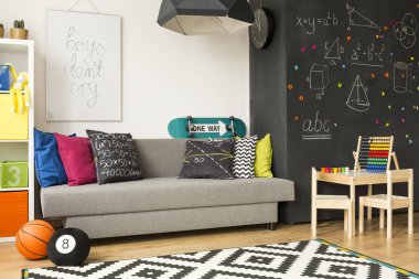 Abaküs ile renkli çocuk odası