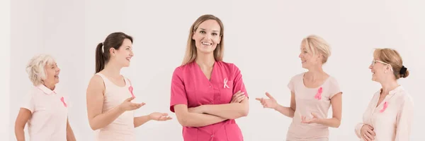 Donne contro il cancro al seno — Foto Stock