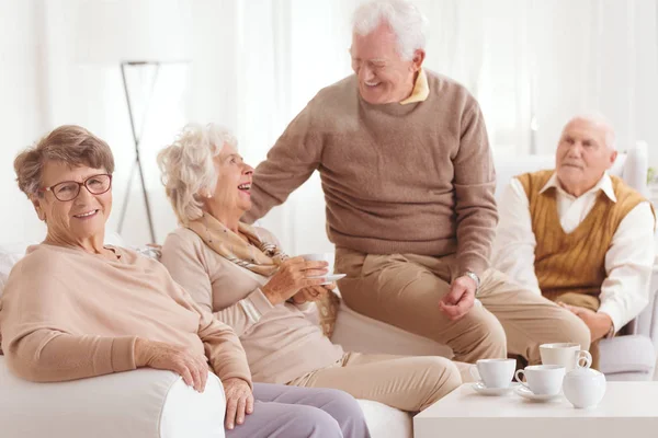 Retired people spending time together — Stock Photo, Image