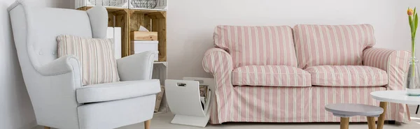 Wygodny fotel i sofa — Zdjęcie stockowe