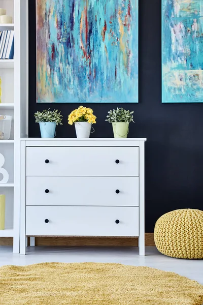 Chest of drawers in living room — Stock Photo, Image