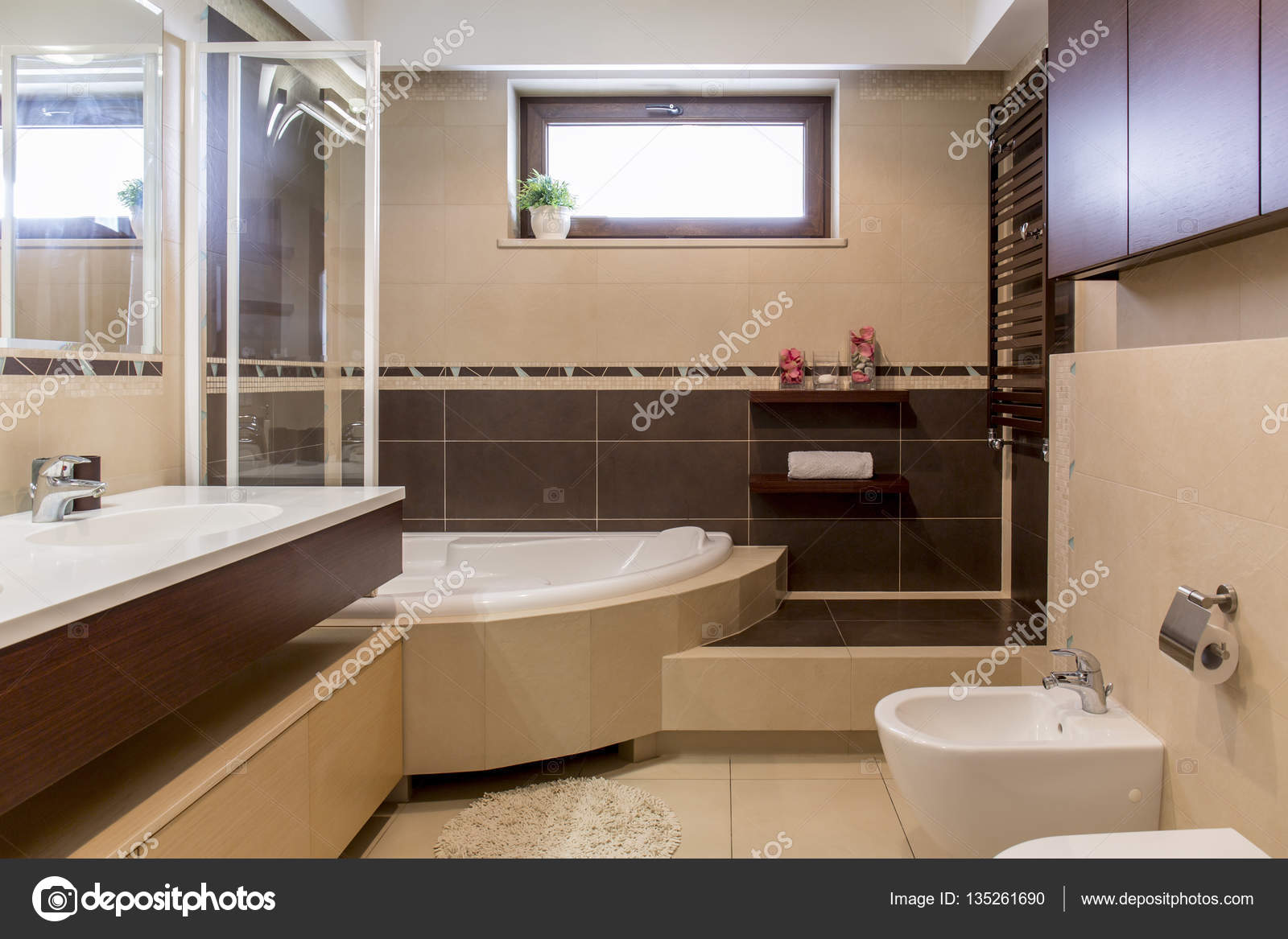 Modern bézs és barna fürdÅszoba — stock fotó © photographee.eu ...