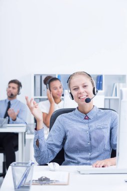 Satış teknikleri kullanarak telemarketer