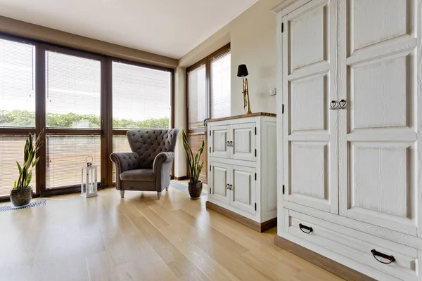 Habitación elegante con muebles vintage —  Fotos de Stock