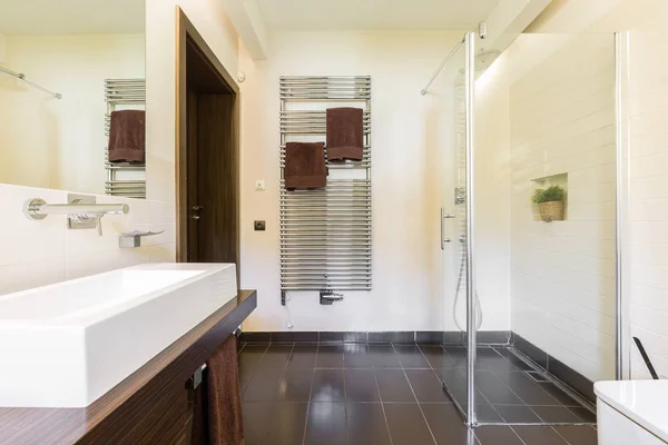 Glass shower in elegant bathroom — Stock Photo, Image