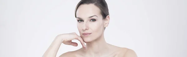 Kvinna med naturlig make-up — Stockfoto