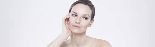 Kobieta zatroskana naturalny makijaż — Zdjęcie stockowe