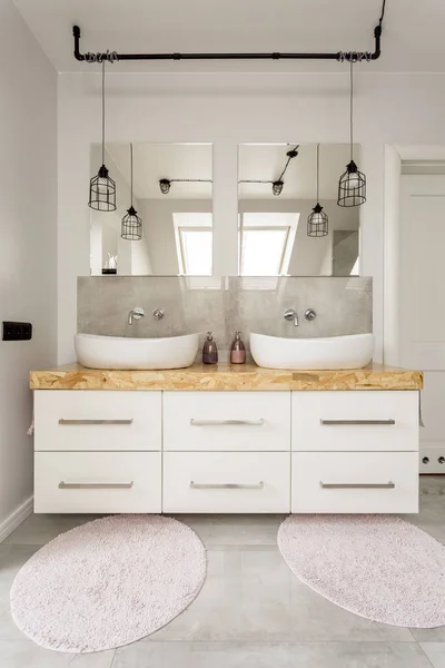 Two sinks and cabinet in bathroom — Stock Photo, Image