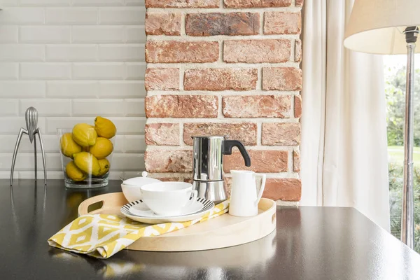 Countertop with tray and cups — Stock Photo, Image