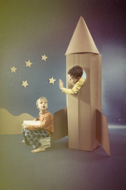 Kağıt roket çocuklarla
