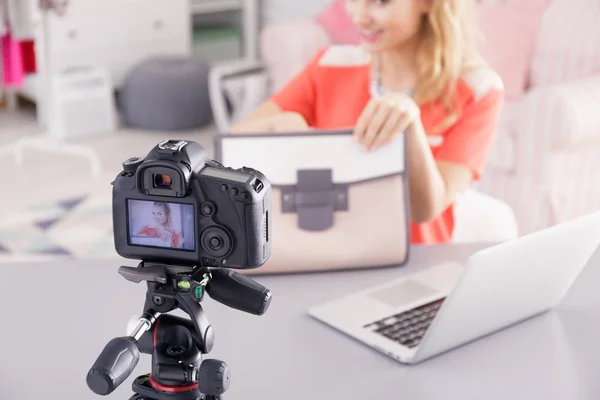 Fashion blogger filming video — Stock Photo, Image