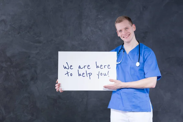 Feliz joven doctor — Foto de Stock