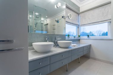 Modern banyo iç mimarisi
