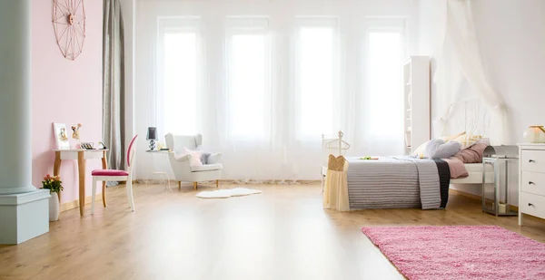 Light bedroom with floor panels — Stock Photo, Image