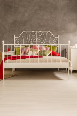 Çift kişilik yatak odası.