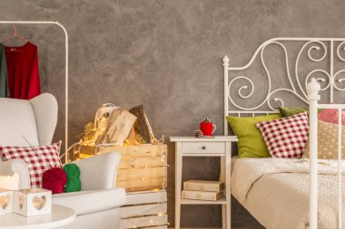 Ahşap Kasalar ile yatak odası