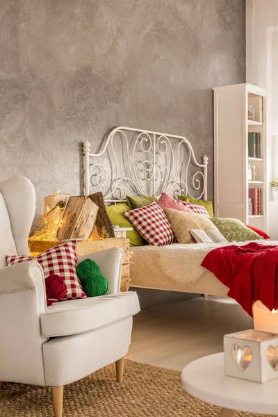 Düz yatak ve koltuk ile