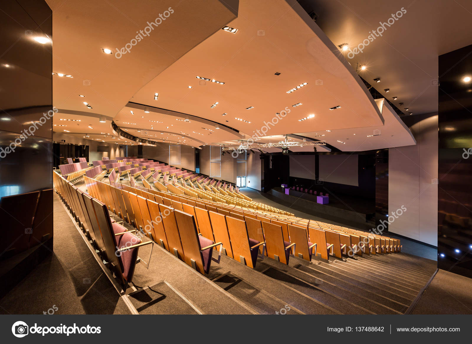 Spacious modern lecture theater — Stock Photo ©