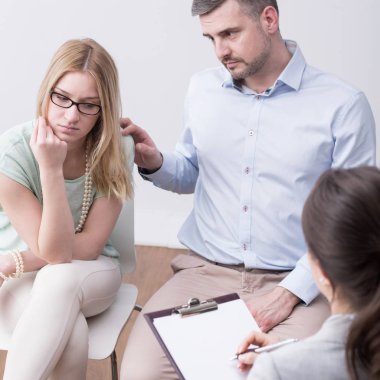 Erkek arkadaşı teselli